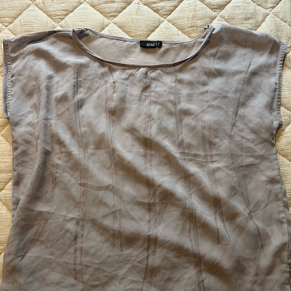 Ada Women's Gray Top